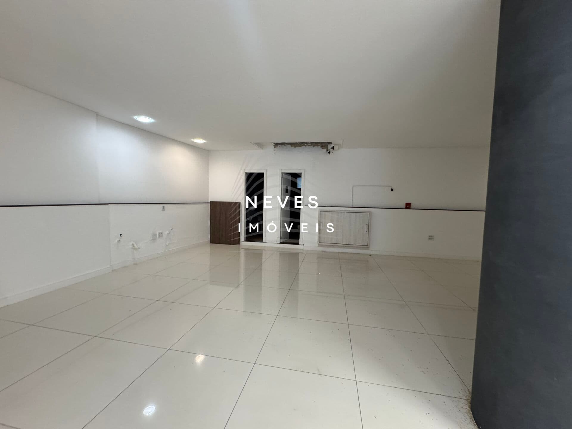 IMÓVEL COMERCIAL SALA TÉRREA QUADRA MAR PARA LOCAÇÃO ANUAL OU VENDA