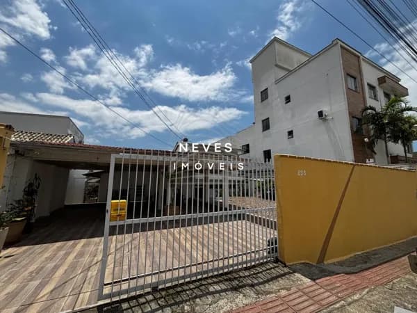 CASA MOBILIADA COM DUAS KITNES NO BAIRRO DAS NAÇÕES (AVALIA PERMUTAS)