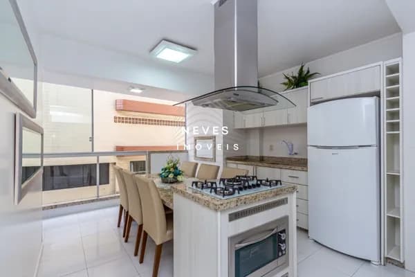 OPORTUNIDADE PARA AIRBNB NA QUADRA DO MAR, COM 03 QTOS MOBILIADO