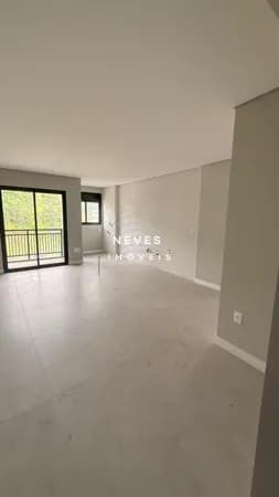APARTAMENTO NOVO NA PRAIA DOS AMORES FÁCIL ACESSO.