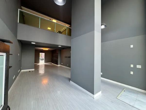LOCAÇÃO COMERCIAL – SALA COM MEZANINO CENTRO EM BC 100M²