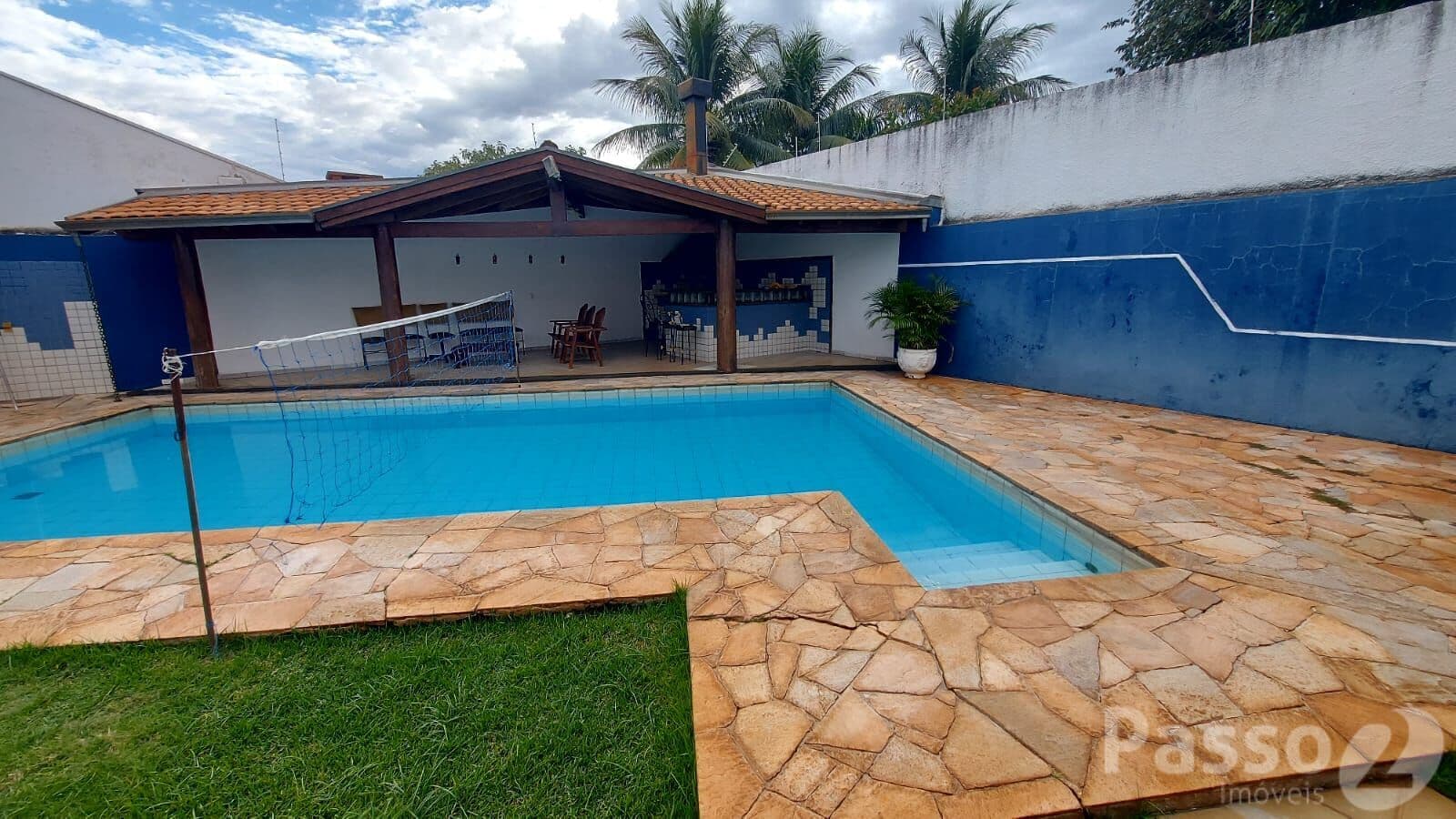 VENDE-SE - Casa próximo ao Colégio Imaculada.