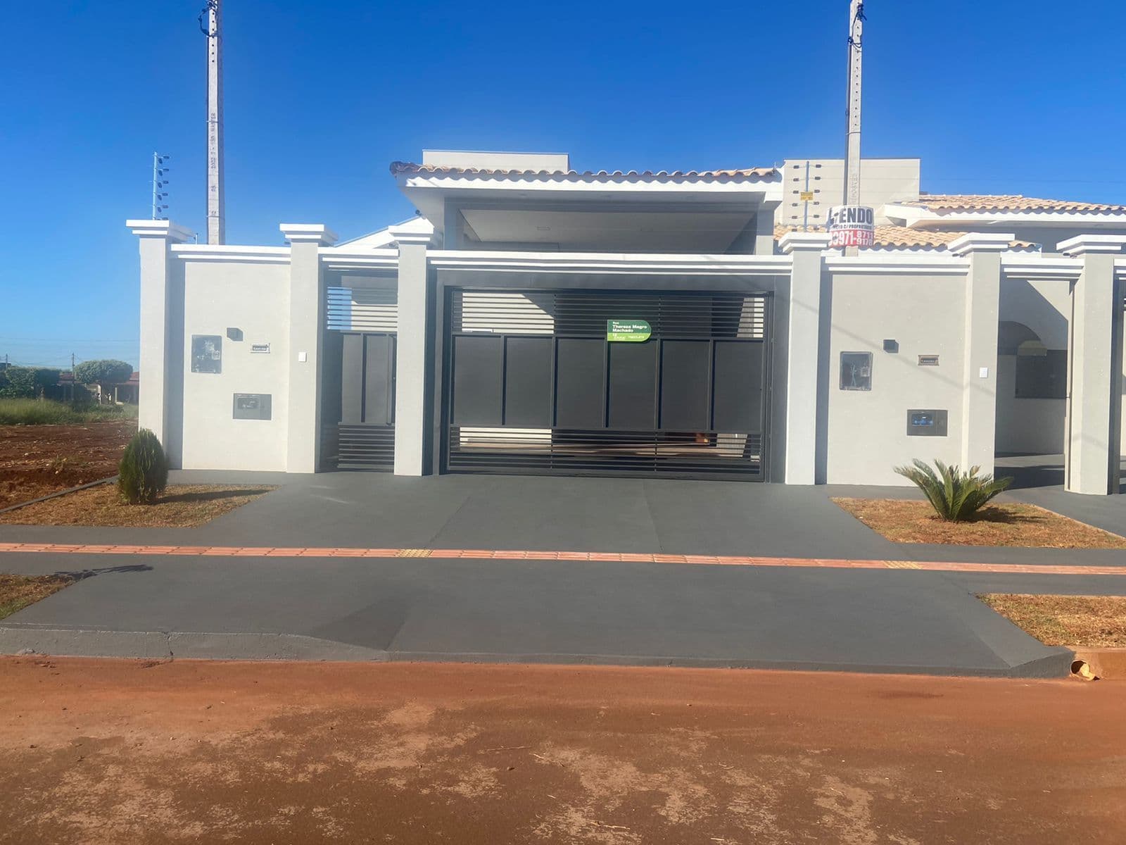 Casa Padrão para Venda em Conjunto Residencial Monte Carlo Dourados-MS