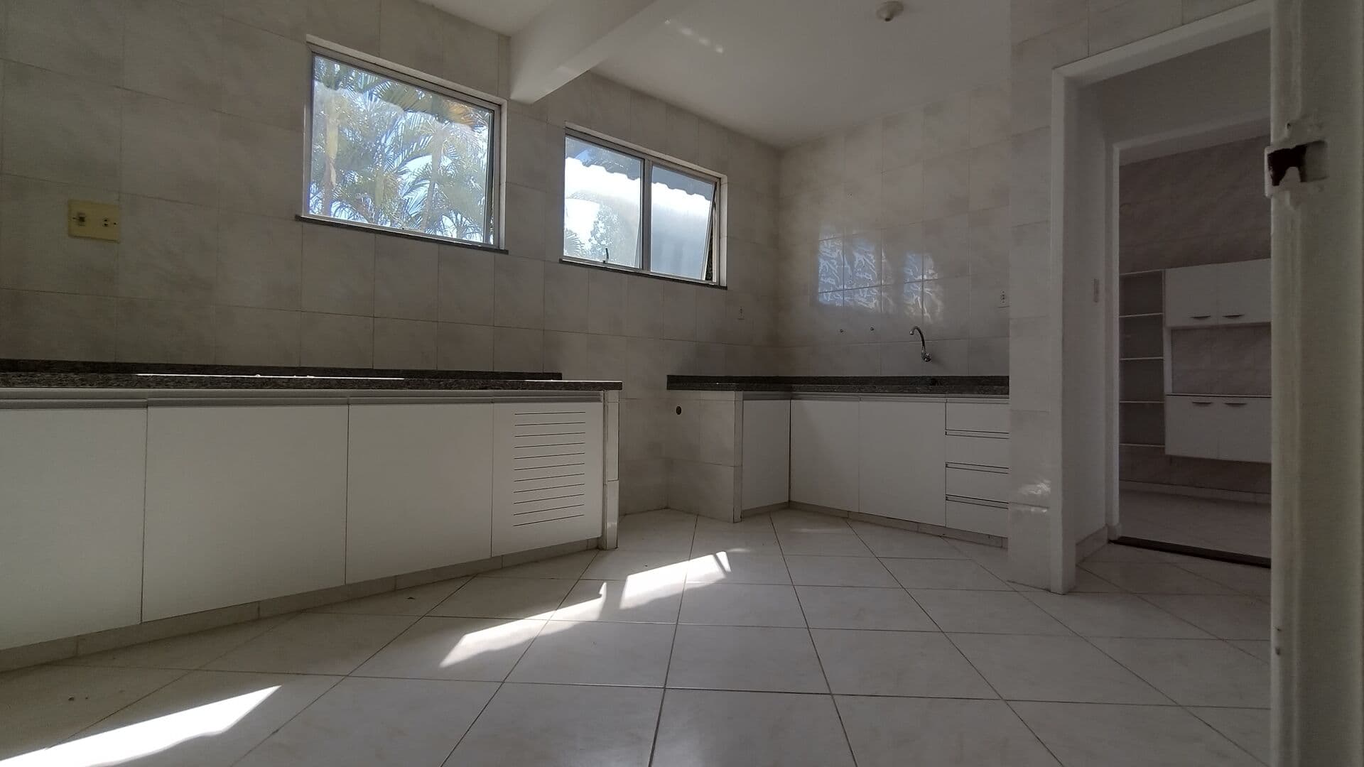 Apartamento super arejado com 3 quartos