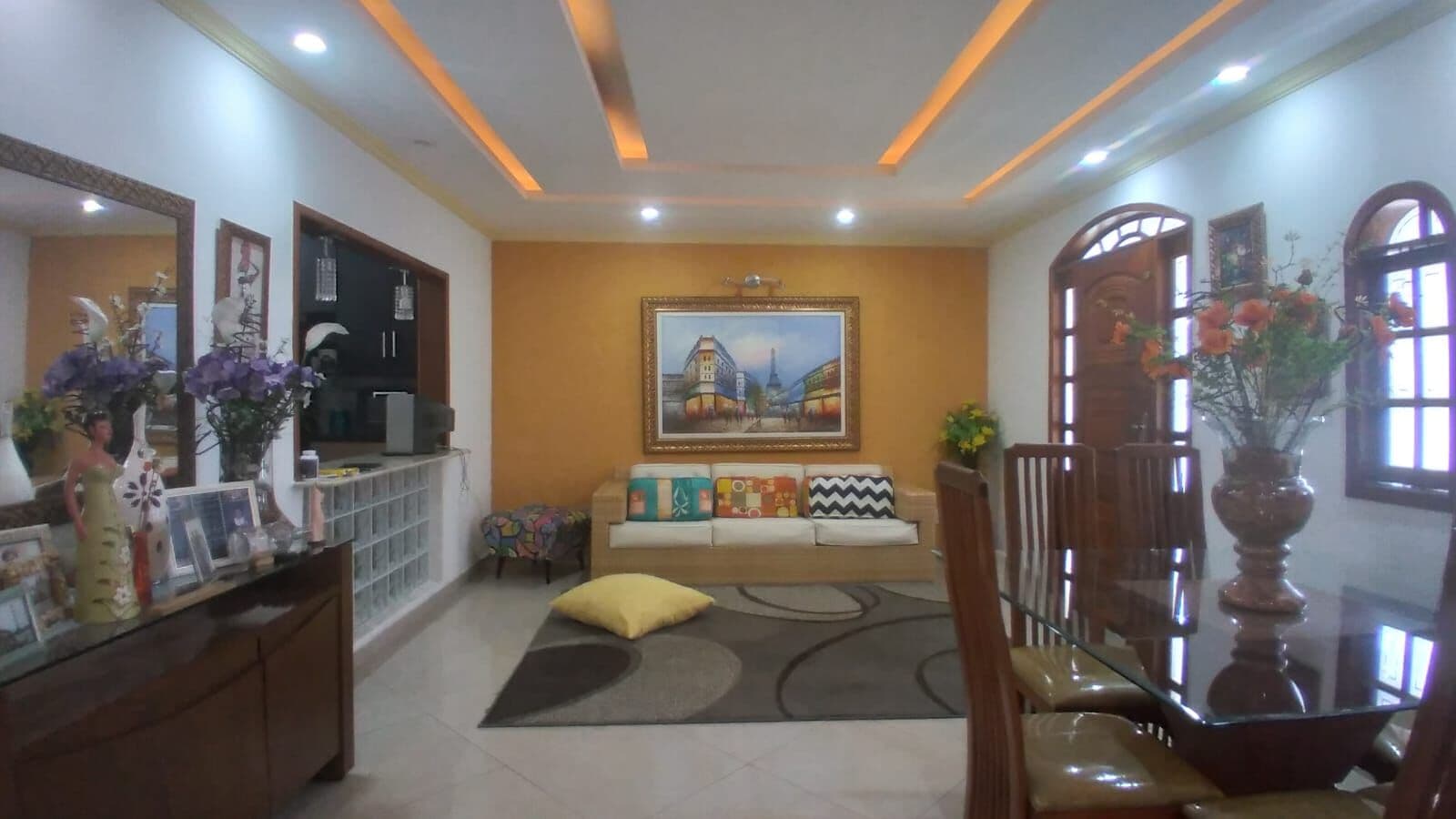 Excelente casa próxima à praça do Mutuá