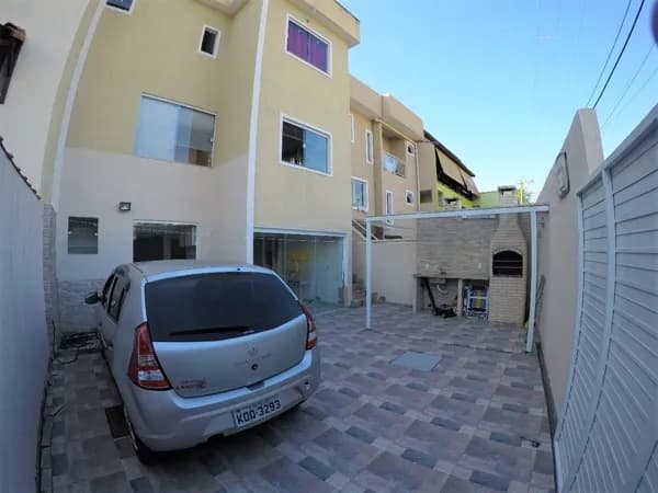 Casa confortável em CONDOMÍNIO com total segurança e lazer, no Arsenal - SG