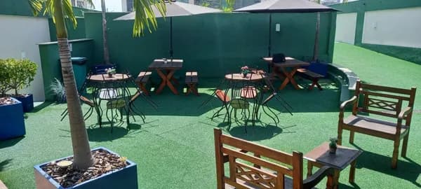OPORTUNIDADE de comprar SALA COMERCIAL, COM GARAGEM na escritura, num edifício moderno junto ao Plaza Shopping, com ÓTIMO PREÇO