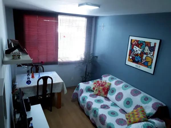 Ótimo apartamento, na rua em frente ao Colégio Gonçalves Lêdo