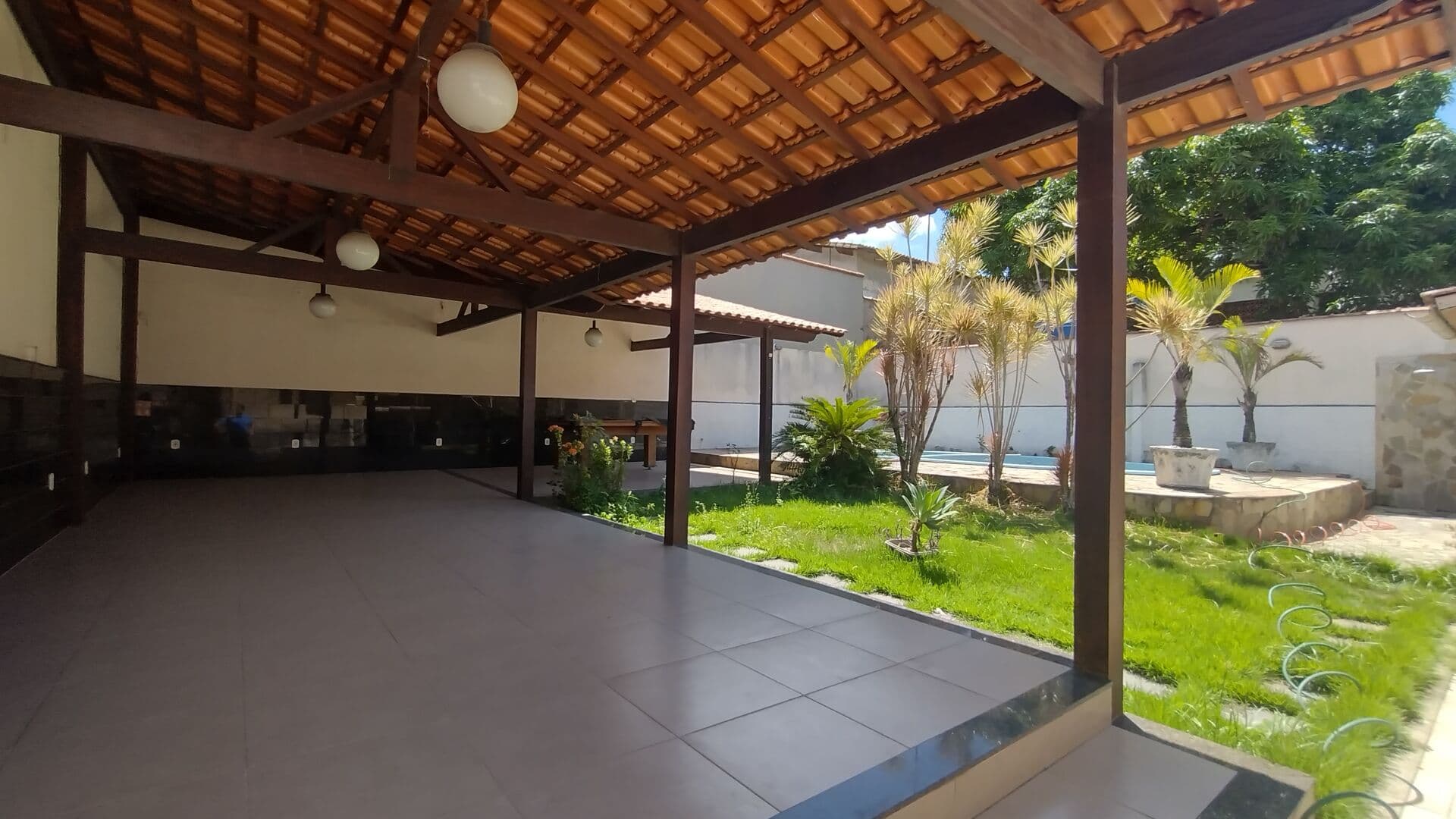 Casa ampla próxima do colégio Visconde de Sepetiba
