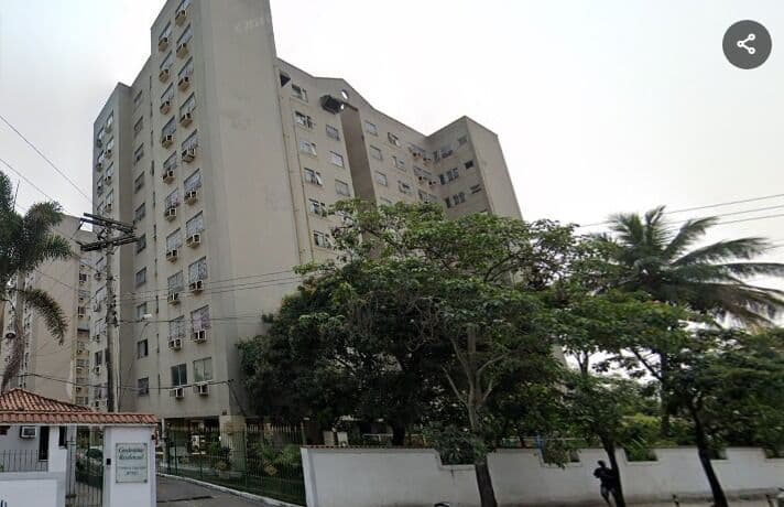 Apartamento vazio na rua Vicente de Lima Cleto