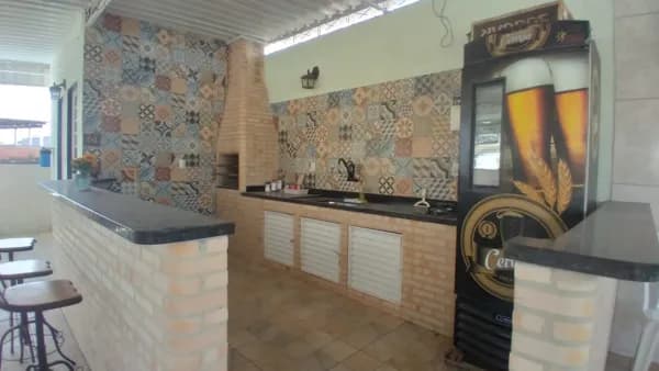 Ótima casa linear com amplo terraço