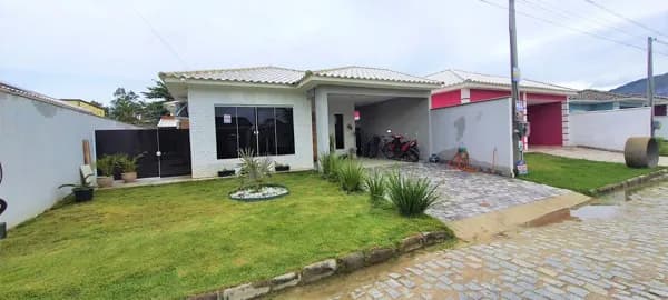 Linda casa com 3 Suítes no Condomínio Vitória dos Anjos - Itaipuaçu - Maricá