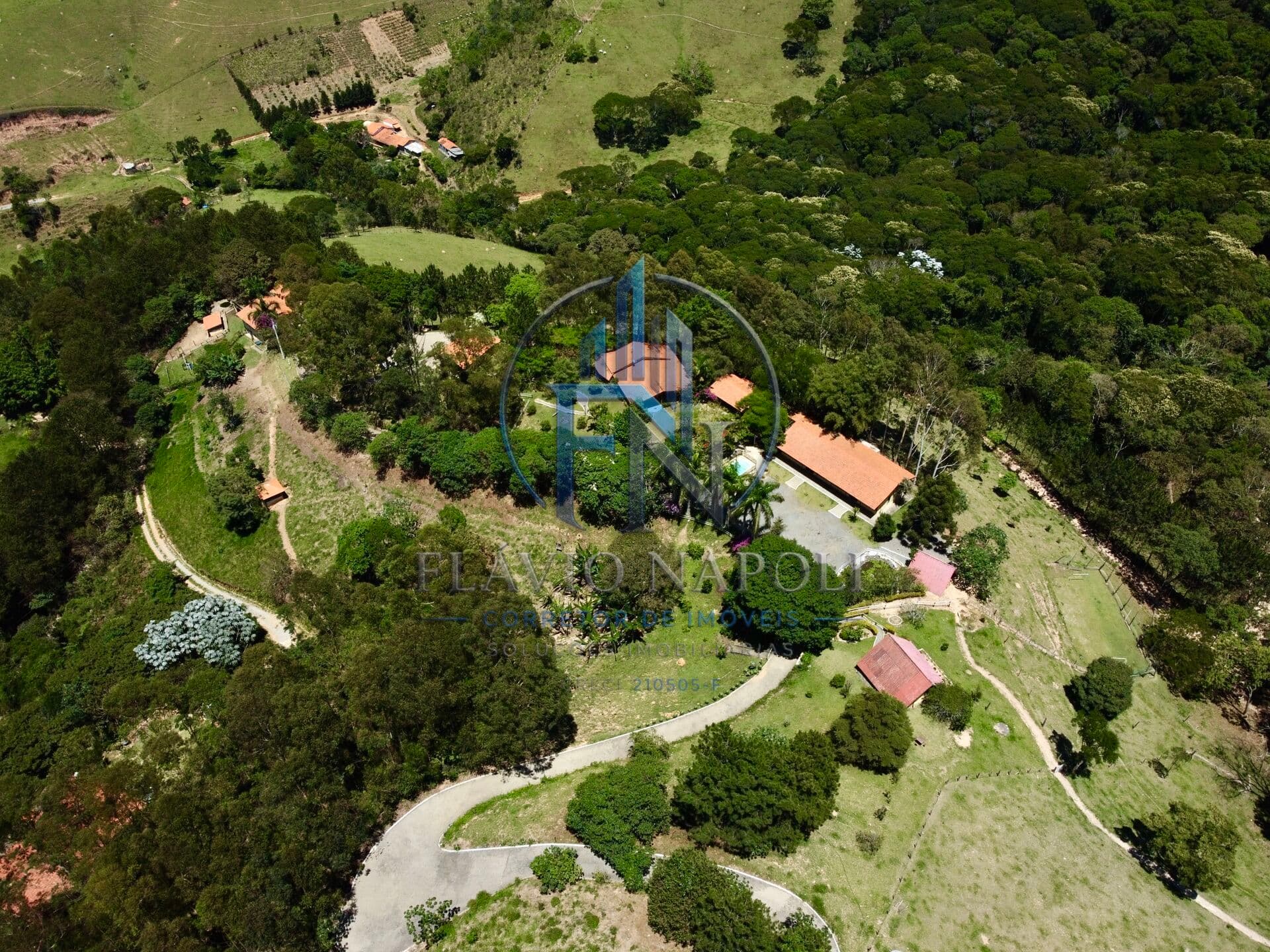 Sítio à Venda em Pinheirinho – Guaratinguetá/SP | Estrutura Completa para Lazer, Eventos e Turismo Rural