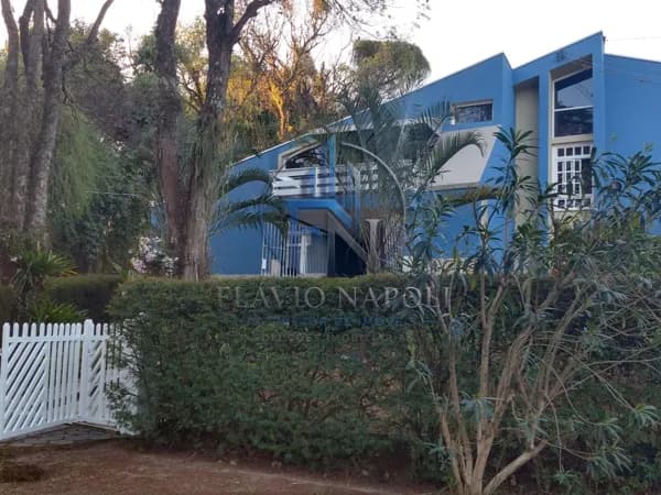 Casa de Alto Padrão à Venda no Internacional Park em Guaratinguetá | 4 Quartos e Piscina