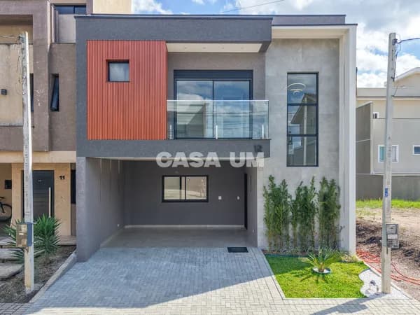 Sobrado em São José dos Pinhais - Costeira