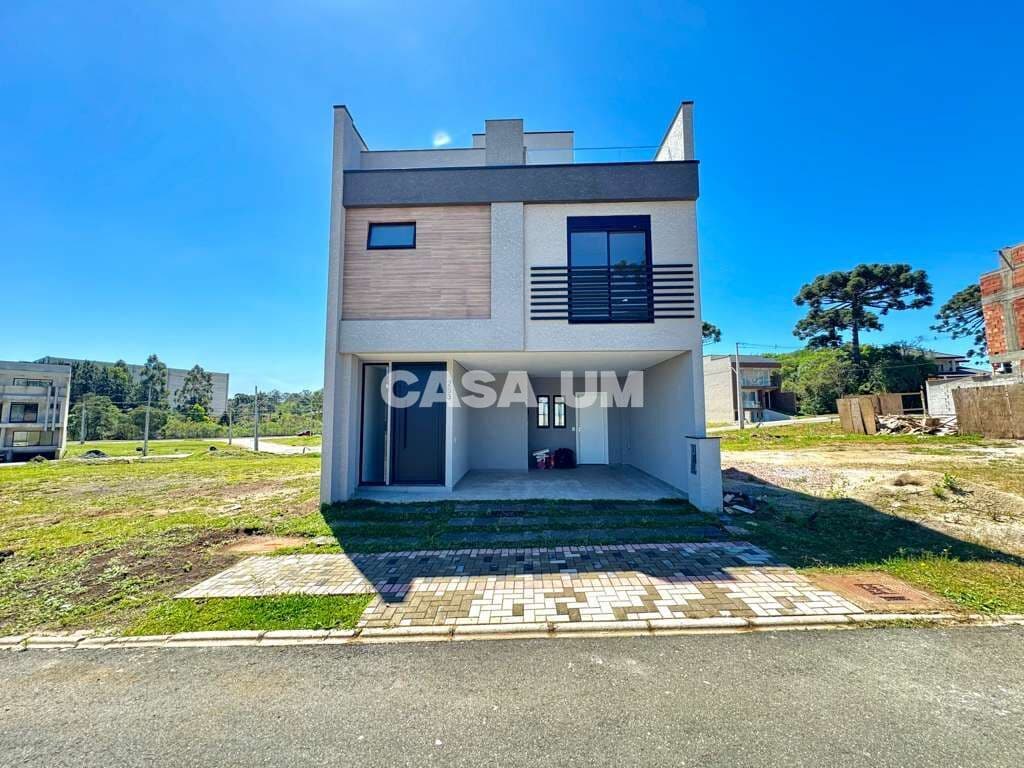 Sobrado em São José dos Pinhais - Costeira