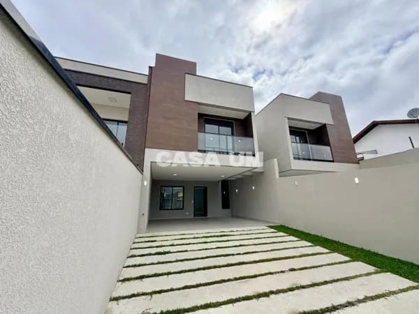 Sobrado em São José dos Pinhais - Bom Jesus
