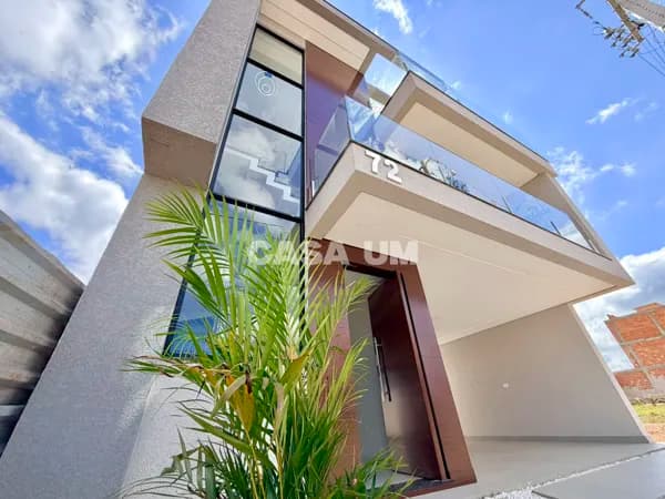 Sobrado em São José dos Pinhais - Costeira