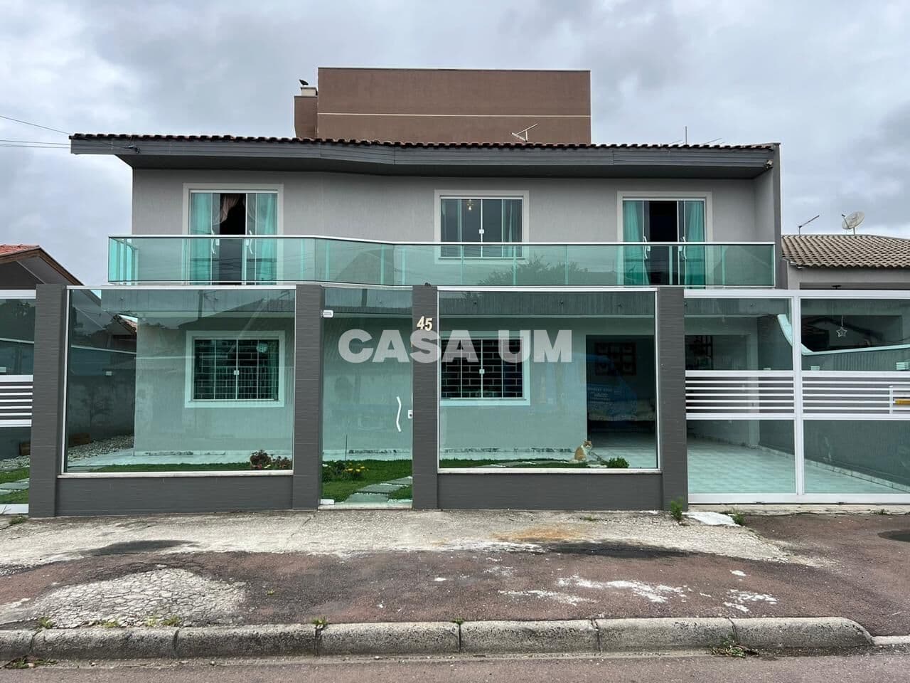 Sobrado em São José dos Pinhais, Costeira