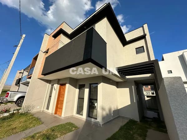 Sobrado em São José dos Pinhais - Costeira