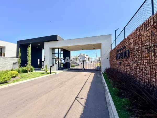 Sobrado em São José dos Pinhais - Costeira