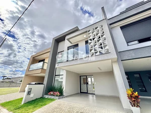 Sobrado em São José dos Pinhais - Costeira