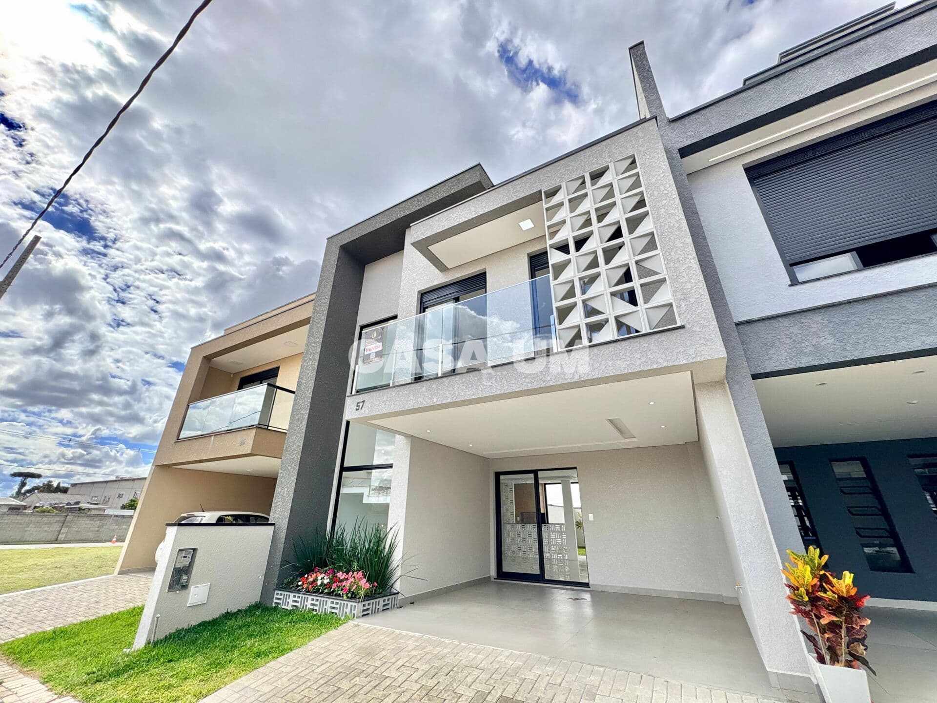 Sobrado em São José dos Pinhais - Costeira