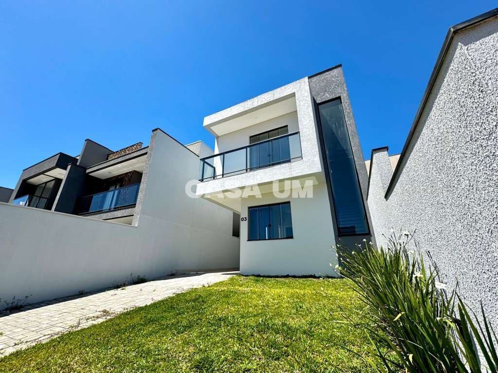 Sobrado em São José dos Pinhais - Costeira