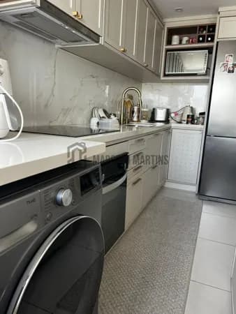 Apartamento Mobiliado com 2 Vagas à Venda em São José | Suíte, Sol da Tarde e Condomínio Completo