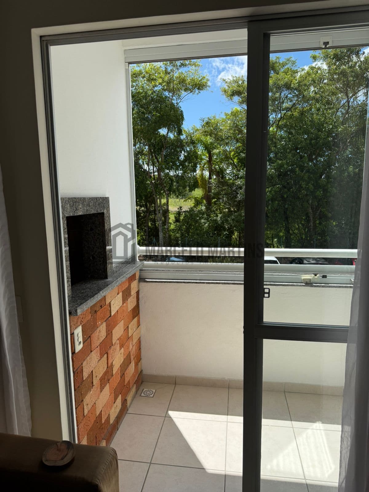Apartamento 60m² Totalmente Mobiliado – Sacada Fechada e Ar-Condicionado
