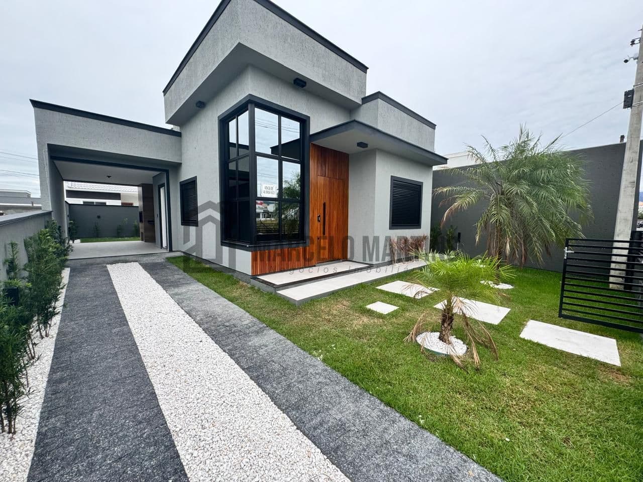Casa Alto Padrão a Venda em Bela Vista Palhoça com 3 dormitórios sendo uma suíte