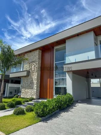 Casa de alto padrão à venda no Condomínio Reserva da Pedra