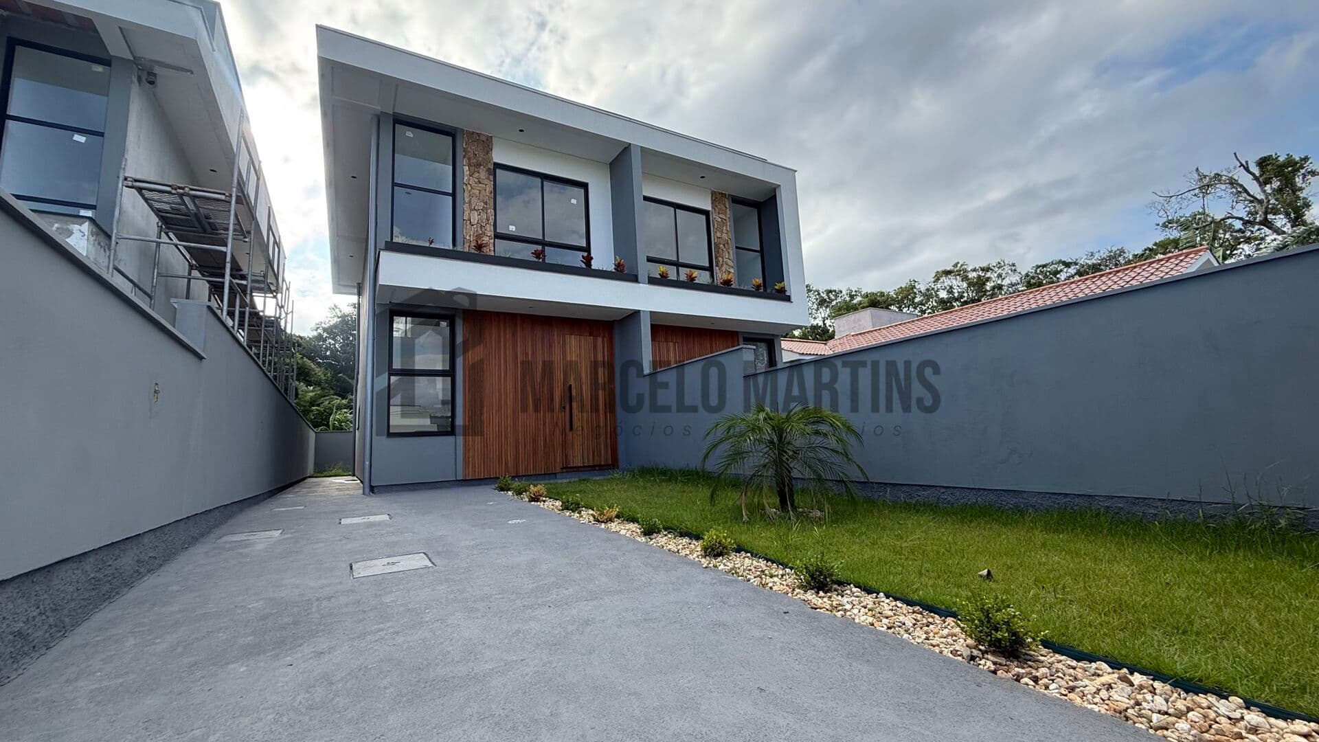 Casa com 2 Suítes e Acabamento Moderno. Sertão do Maruim – São José