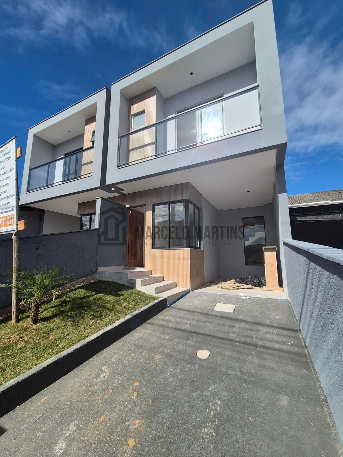 Sobrado Novo com 92m², 2 Suítes e Garagem Coberta – Bela Vista | Palhoça