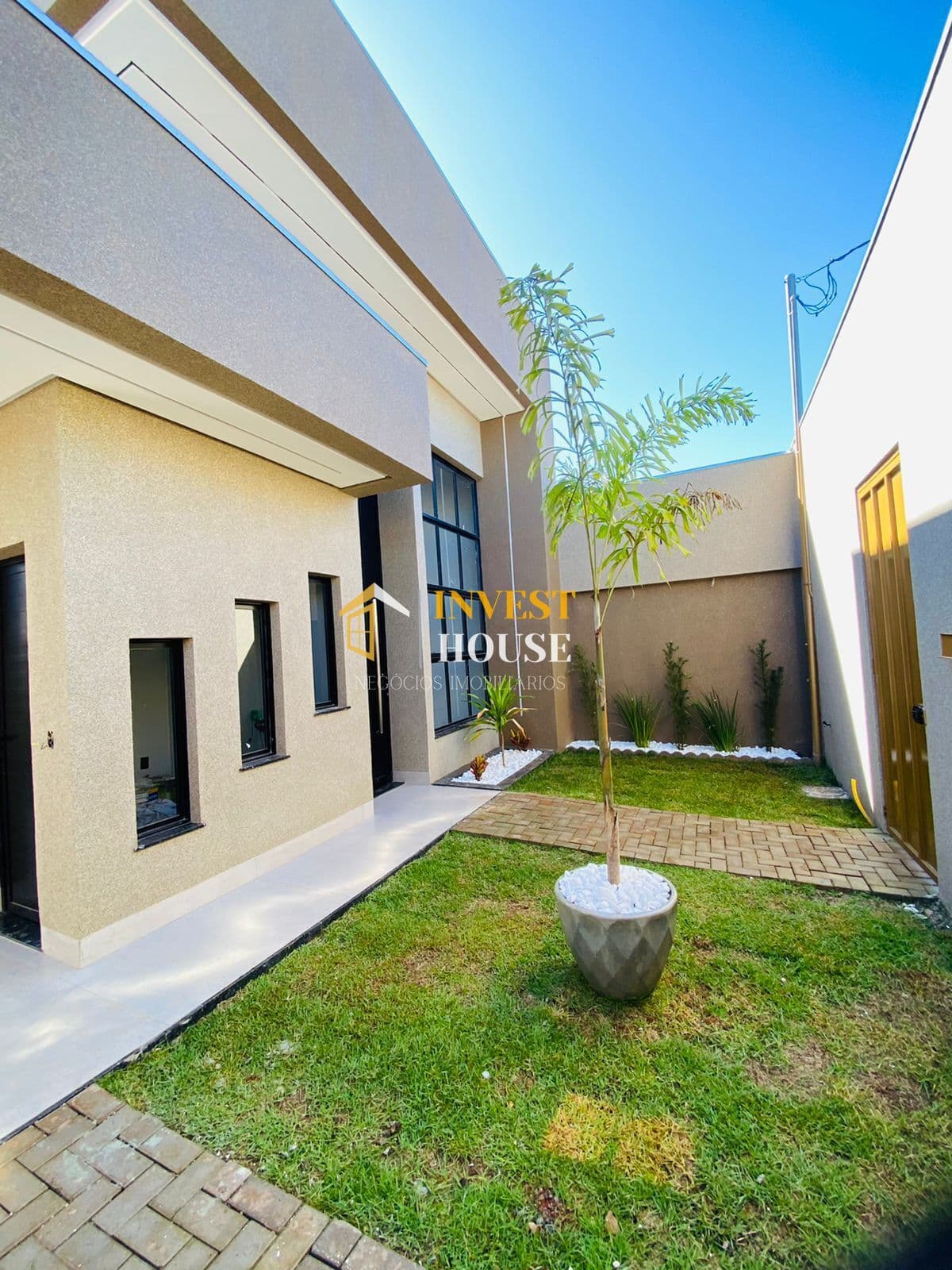 LINDA CASA com piscina 3/4 COM SUITE, master, com closet, GARAGEM grande