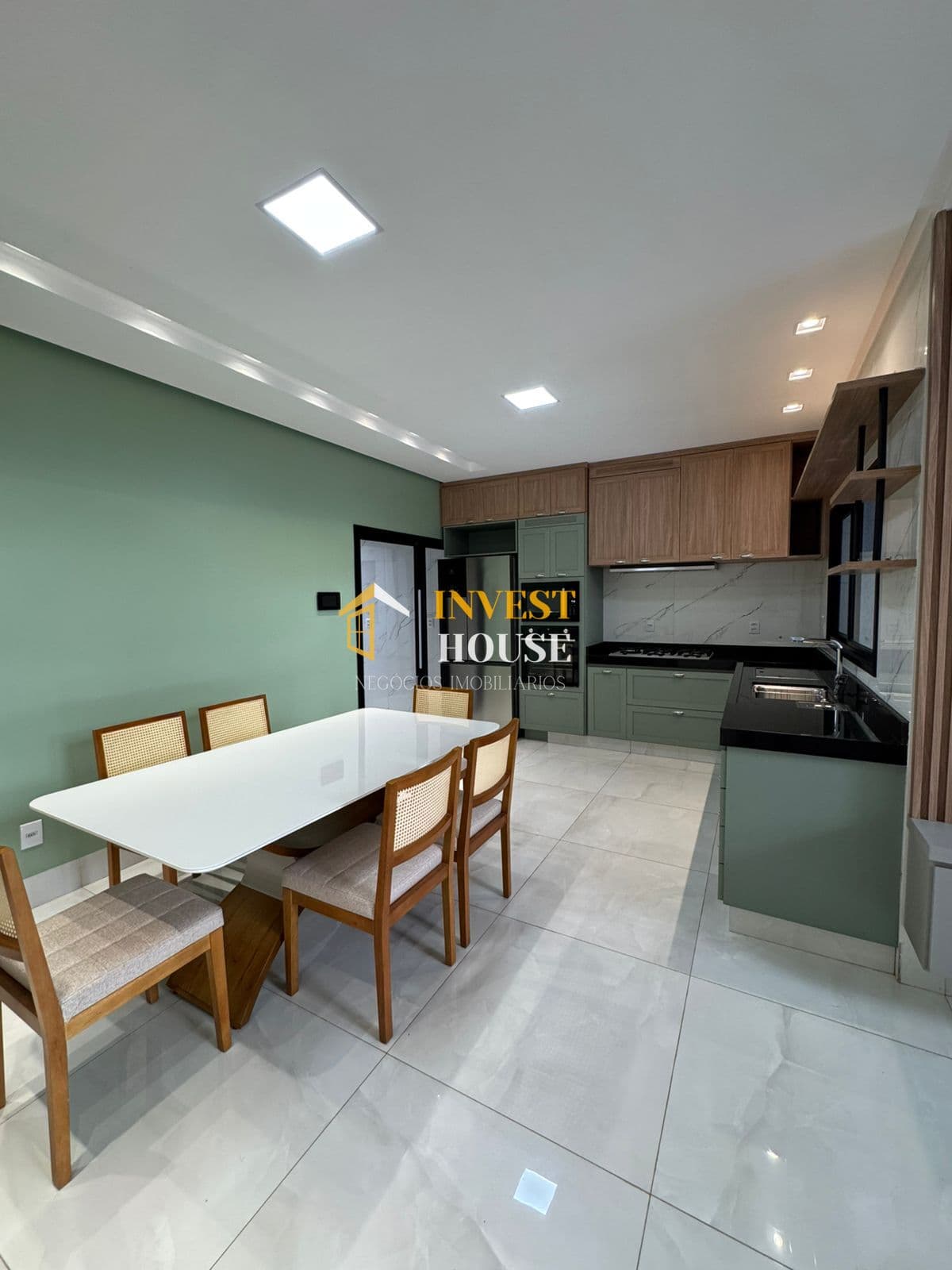 LINDA CASA 3/4 COM MOVEIS PLANEJADOS com alto padrão de acabamento!