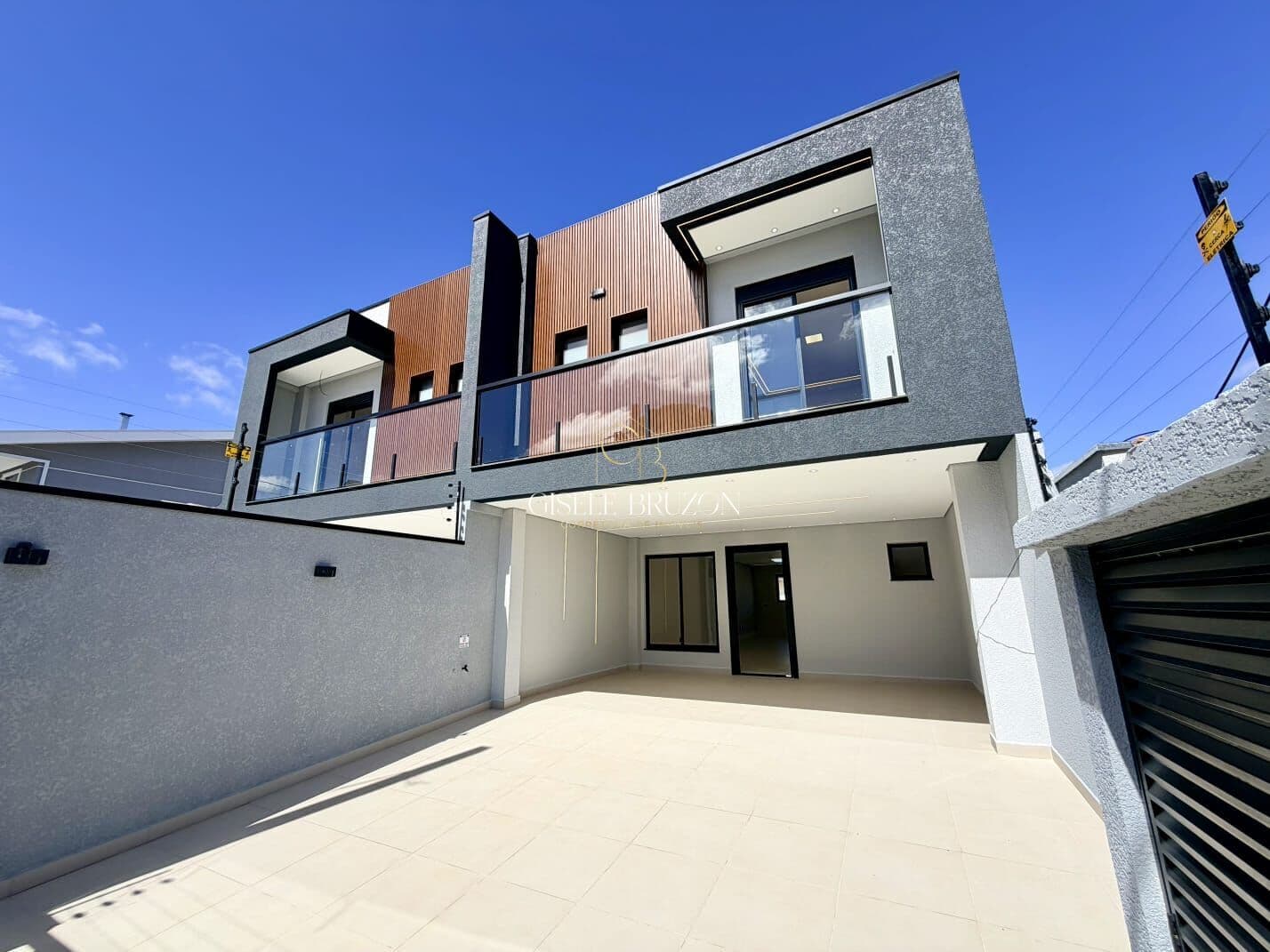 Sobrado no Aristocrata com 237 m² de construção