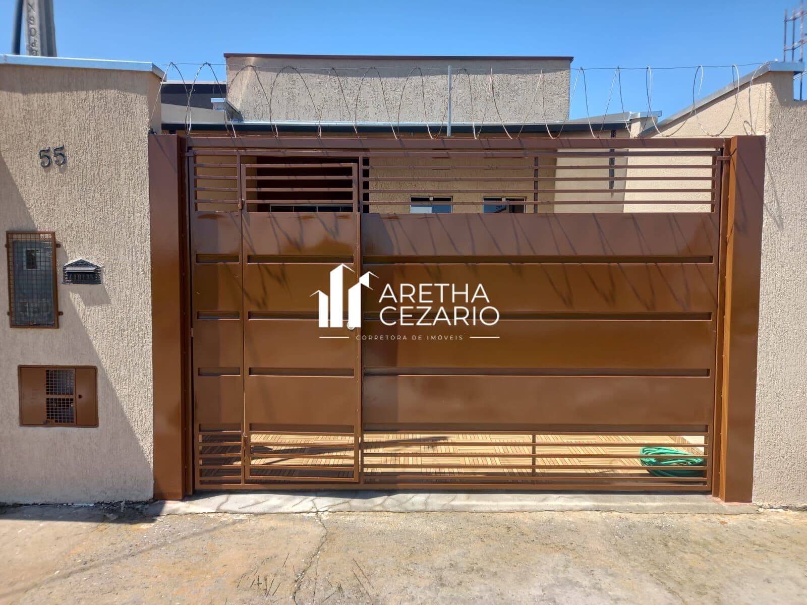 Casa com 02 Dormitórios sendo uma suíte à venda,74 m² por R$ 340.000 - Jardim Antares- Taubaté - SP