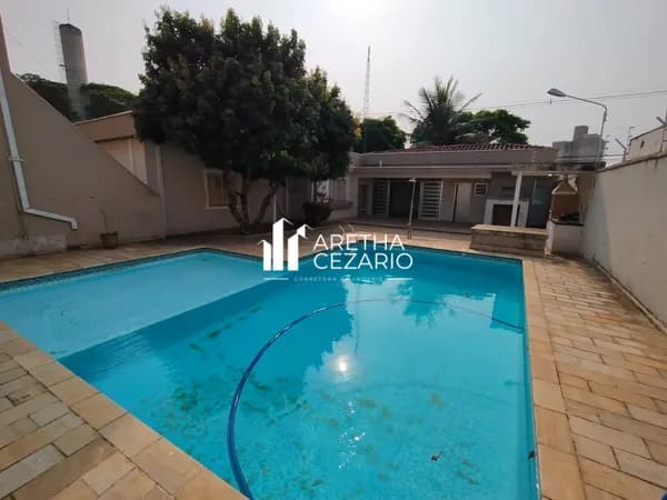 Casa com 04 dormitórios sendo uma suíte à venda, 236m² por R$ 870.000,00 - Jardim Maria Augusta - Taubaté - SP
