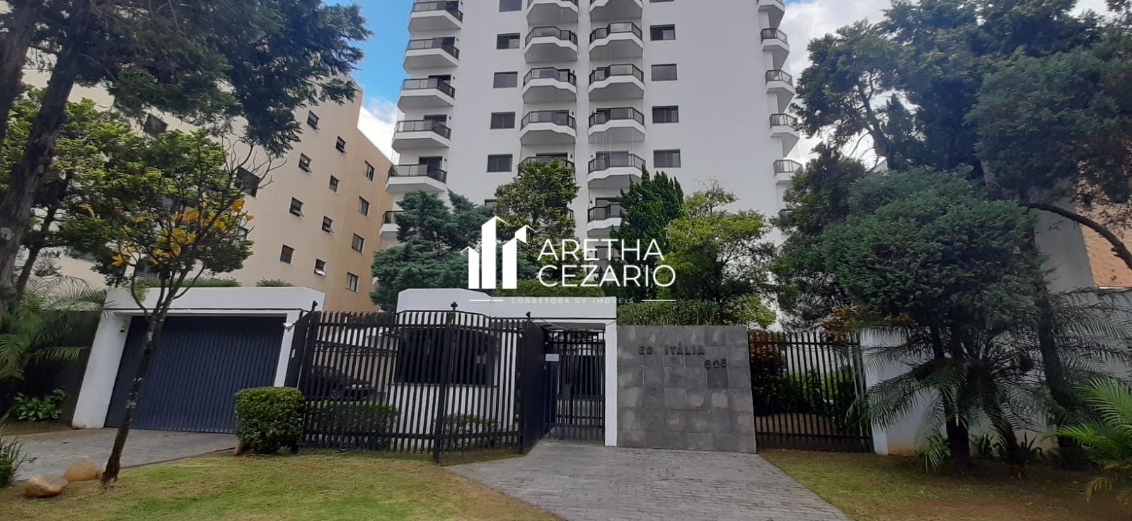 Apartamento com 03 Dormitórios sendo uma suíte à venda no Condomínio Edifício Itália - Taubaté - SP
