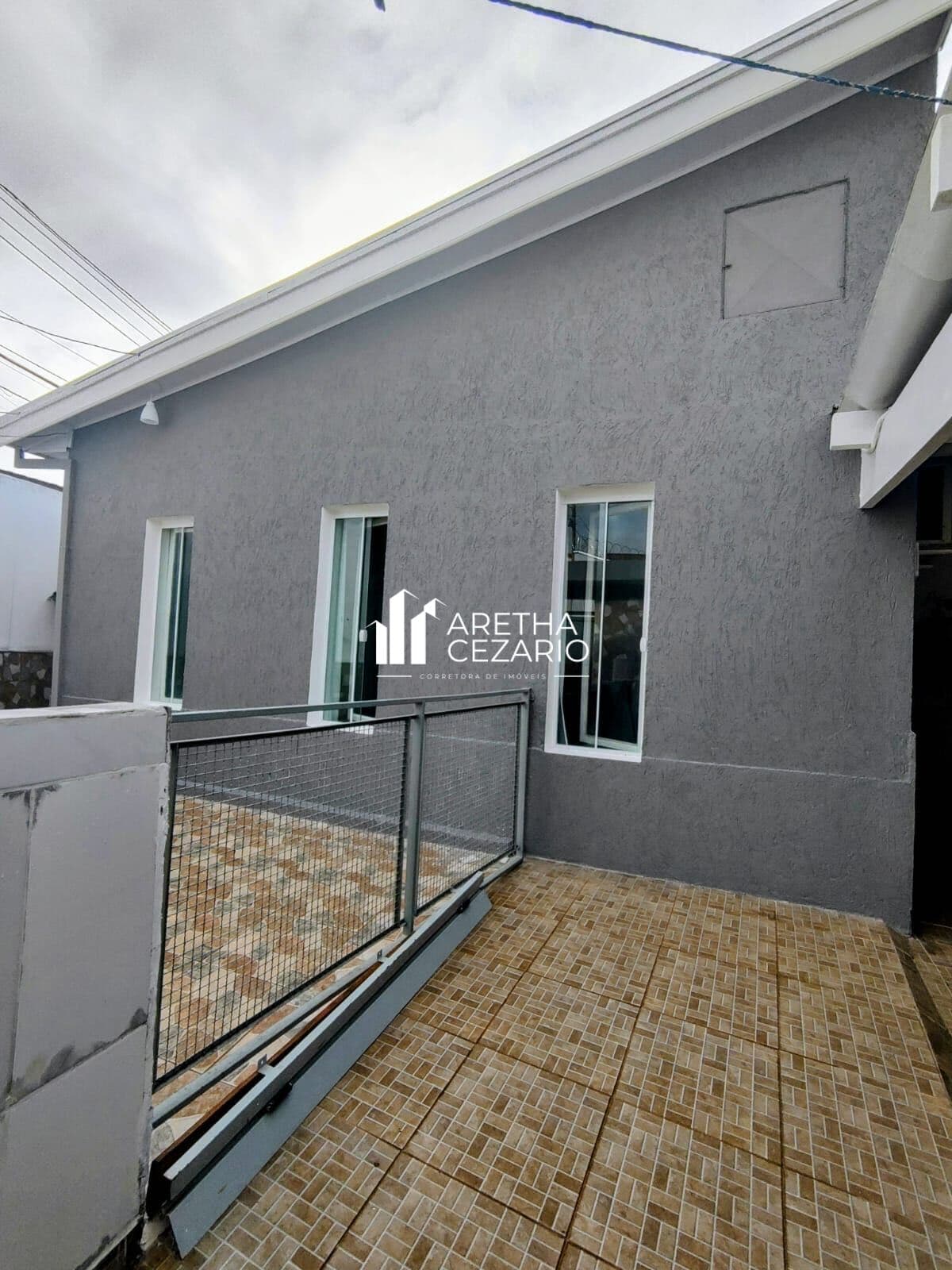 Casa com 03 Dormitórios à venda,102 m² por R$ 350.000 - Alto de São Pedro - Taubaté - SP
