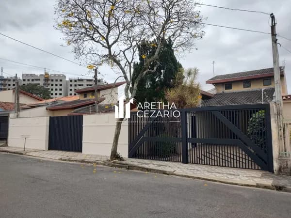 Casa com 04 dormitórios sendo três suíte à venda, 530m² por R$ 900.000,00 - Vila São Geraldo - Taubaté - SP