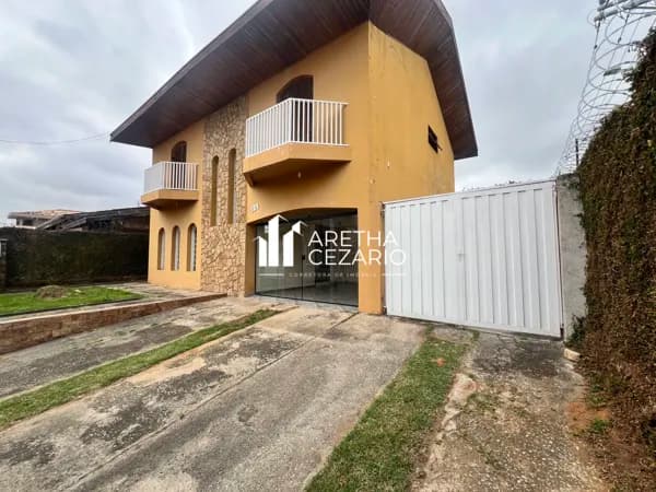 Sobrado com 03 Dormitórios sendo uma suíte à venda, 220m² por R$ 699.000 - Esplanada Independência - Taubaté - SP