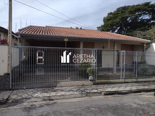 Casa com 03 dormitórios sendo uma suíte à venda, 180m² por R$ 530.000,00 - Vila São Geraldo - Taubaté - SP