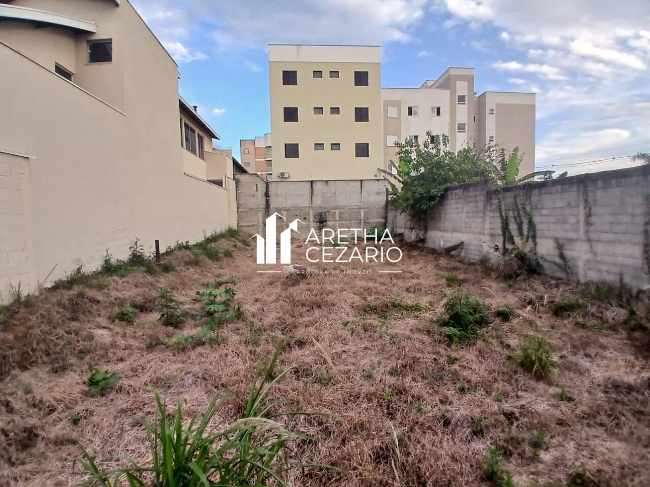 Terreno à venda, 300m² por R$ 300.000 - Residencial Portal da Mantiqueira - Taubaté - SP