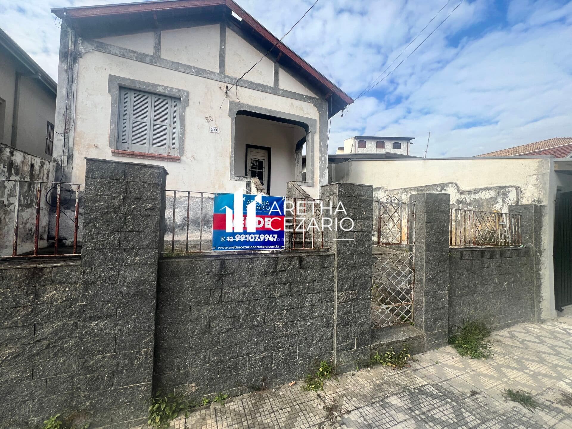 " OPORTUNIDADE " Casa à venda, 140 m² Por R$450.000 - Jardim Russi - Taubaté - SP