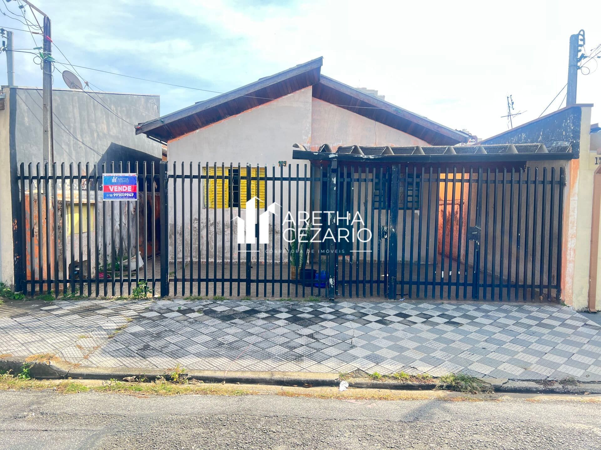 Casa com 02 Dormitórios à venda - 60m² - Vila das Jabuticabeiras - Taubaté - SP