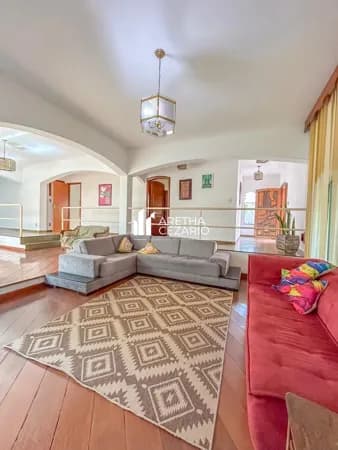Casa Tríplex com 05 Dormitórios sendo duas suítes à venda, 570m² Por R$2.200.000 - Jardim das Nações - Taubaté - SP