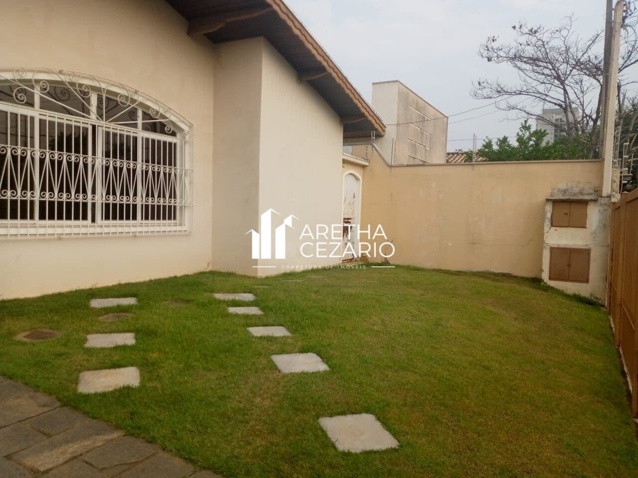 Casa com 03 Dormitórios sendo uma suíte à venda, 151m² Por R$639.000 - Jardim Independência - Taubaté - SP