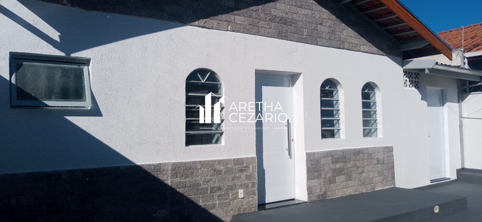 Casa com 03 Dormitórios sendo uma suíte à venda, 140m² Por R$530.000 - Jardim Independência - Taubaté - SP